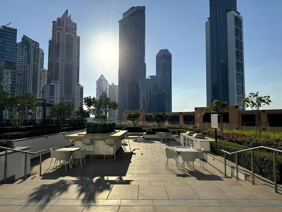 Burj Crown - Luxury Apartment Near Burj Khalifa Dubai