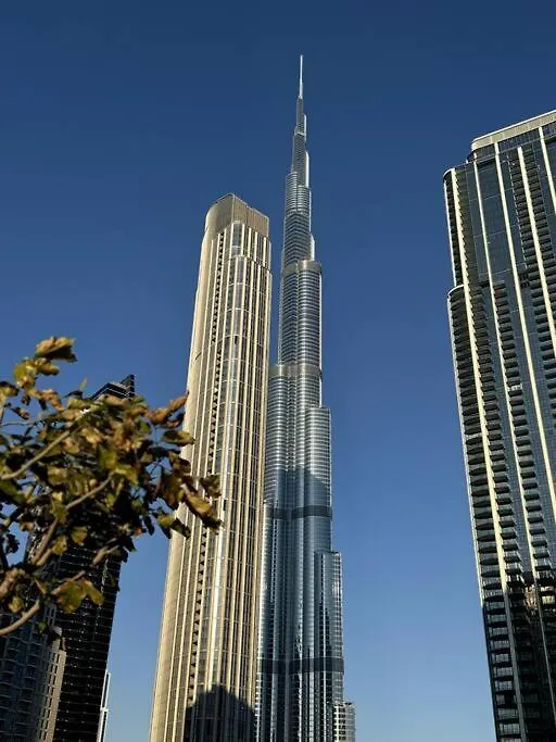 Burj Crown - Luxury Apartment Near Burj Khalifa Dubai