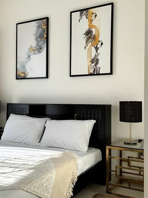 Burj Crown - Luxury Apartment Near Burj Khalifa Dubai