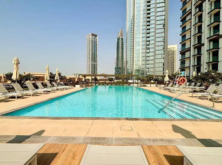 Burj Crown - Luxury Apartment Near Burj Khalifa Dubai